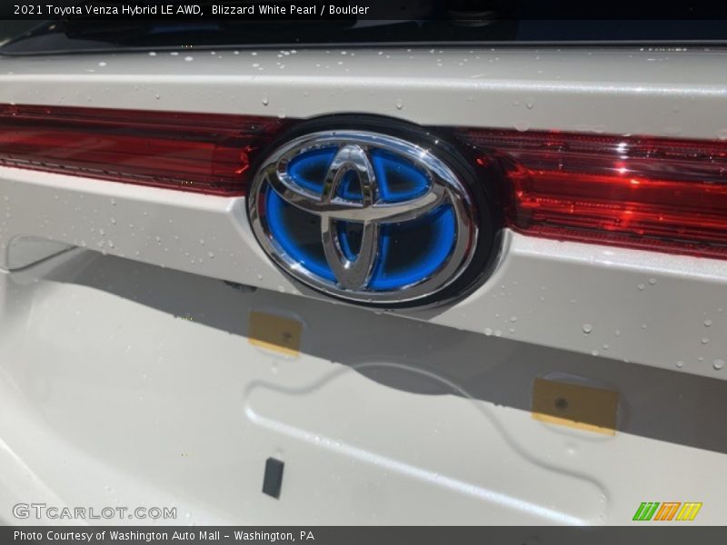 Blizzard White Pearl / Boulder 2021 Toyota Venza Hybrid LE AWD