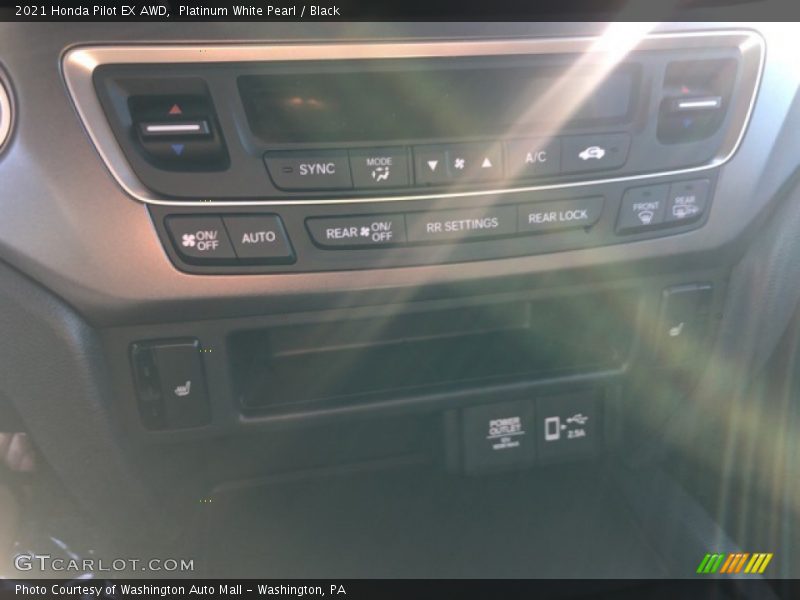 Platinum White Pearl / Black 2021 Honda Pilot EX AWD