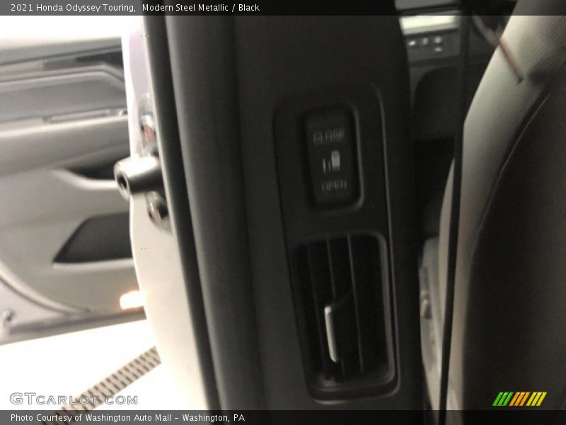 Modern Steel Metallic / Black 2021 Honda Odyssey Touring
