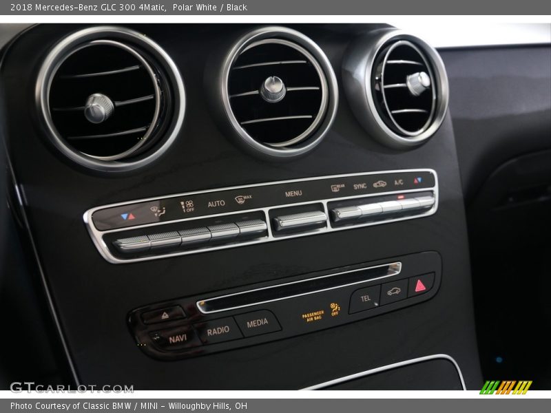 Polar White / Black 2018 Mercedes-Benz GLC 300 4Matic