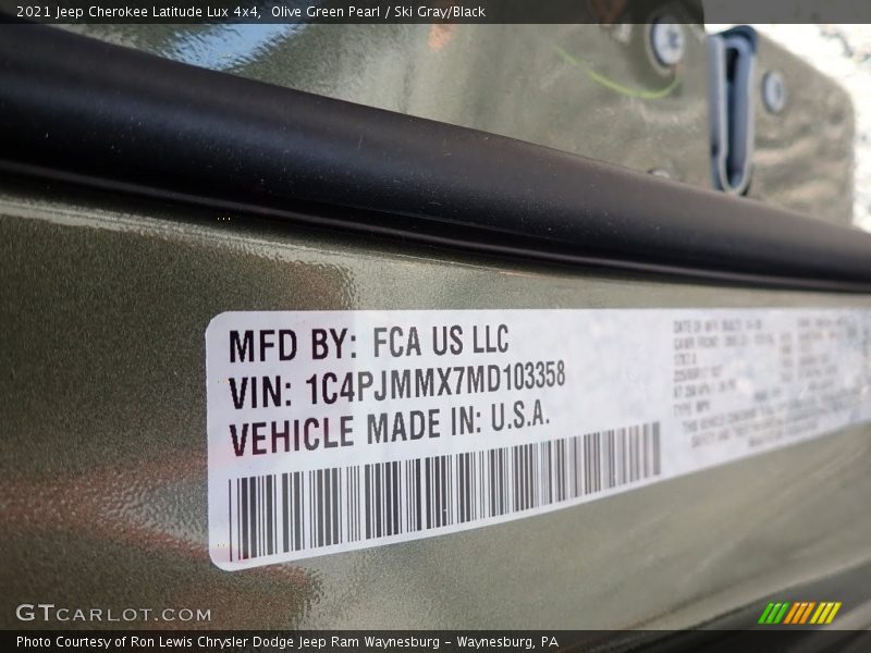 Olive Green Pearl / Ski Gray/Black 2021 Jeep Cherokee Latitude Lux 4x4