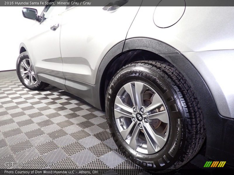 Mineral Gray / Gray 2016 Hyundai Santa Fe Sport