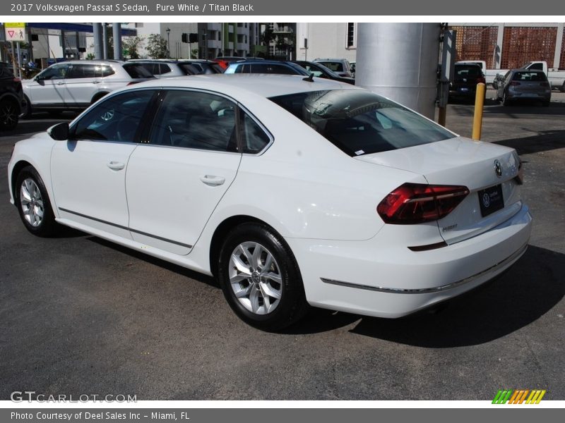 Pure White / Titan Black 2017 Volkswagen Passat S Sedan