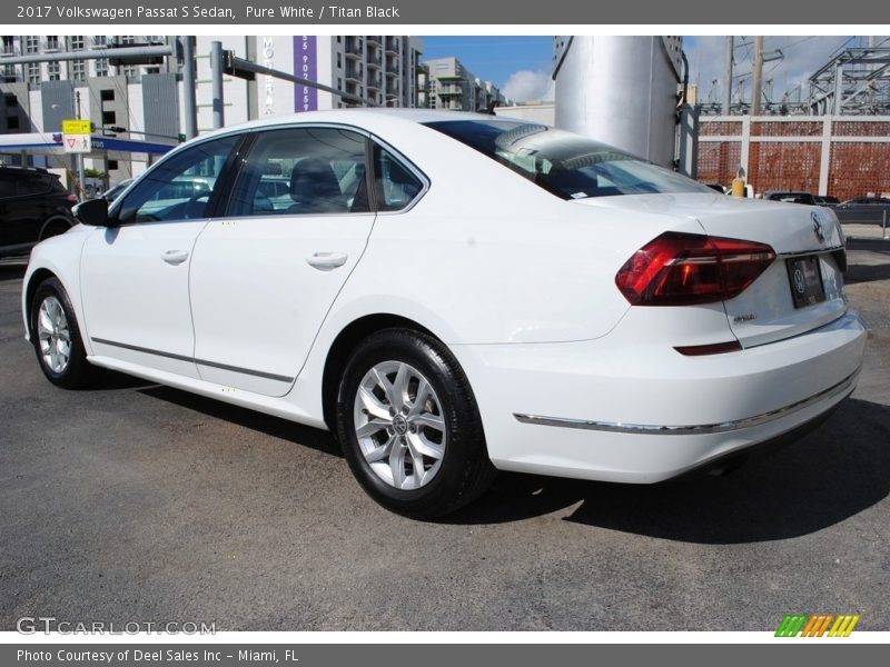 Pure White / Titan Black 2017 Volkswagen Passat S Sedan