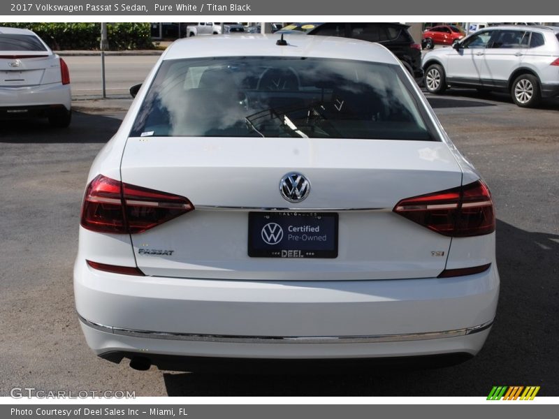 Pure White / Titan Black 2017 Volkswagen Passat S Sedan