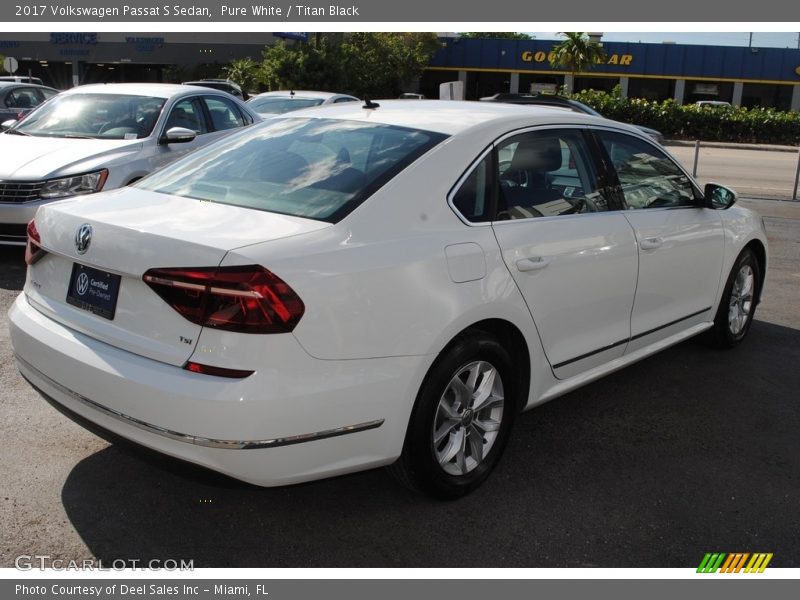 Pure White / Titan Black 2017 Volkswagen Passat S Sedan