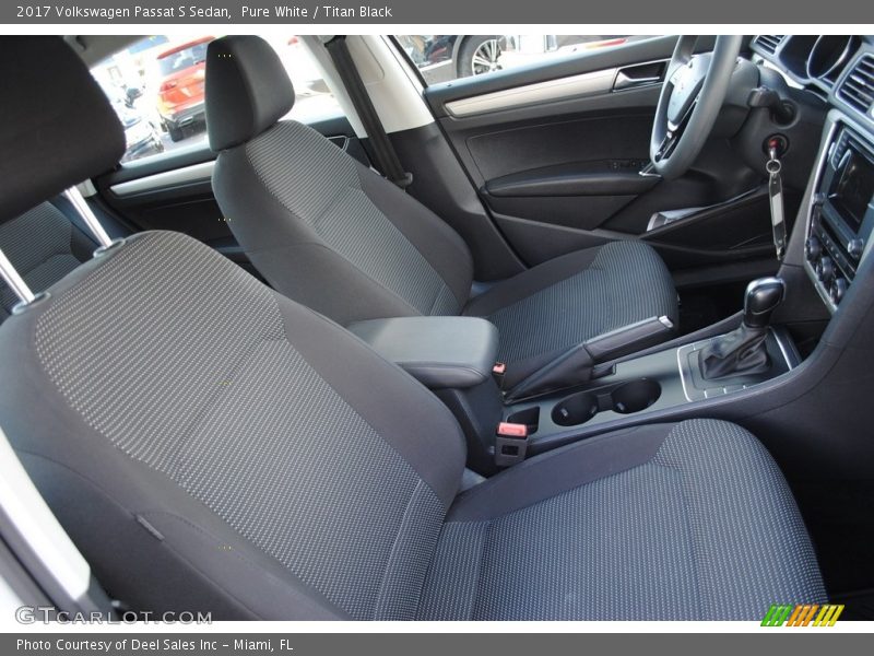 Pure White / Titan Black 2017 Volkswagen Passat S Sedan