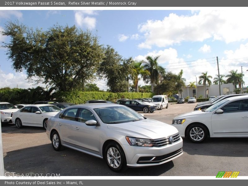 Reflex Silver Metallic / Moonrock Gray 2017 Volkswagen Passat S Sedan