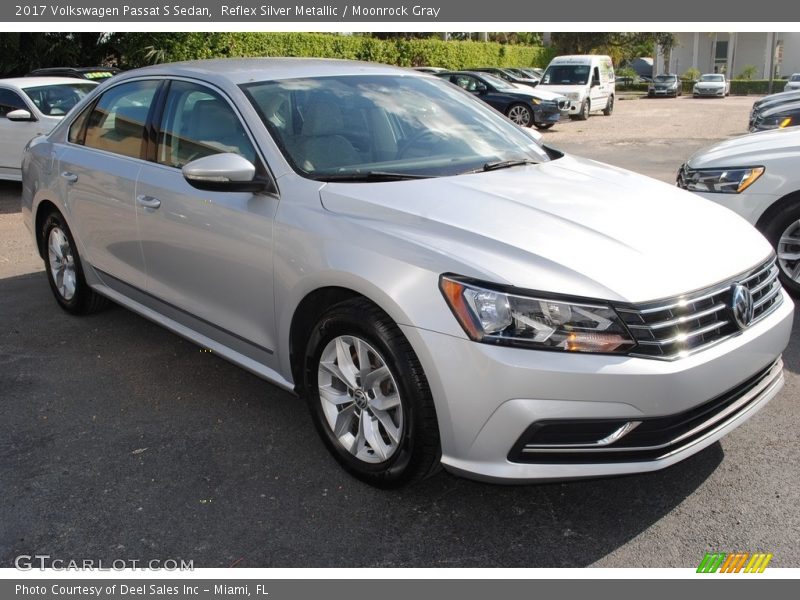 Reflex Silver Metallic / Moonrock Gray 2017 Volkswagen Passat S Sedan