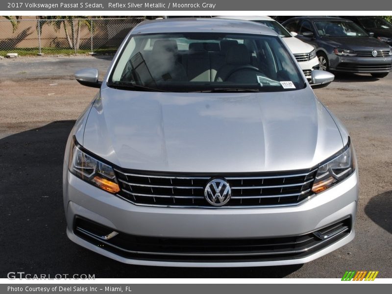 Reflex Silver Metallic / Moonrock Gray 2017 Volkswagen Passat S Sedan