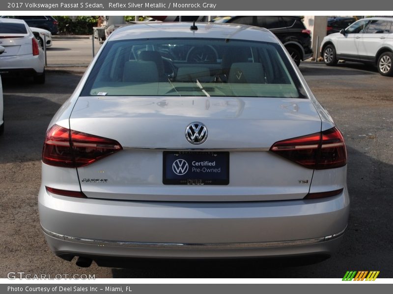 Reflex Silver Metallic / Moonrock Gray 2017 Volkswagen Passat S Sedan