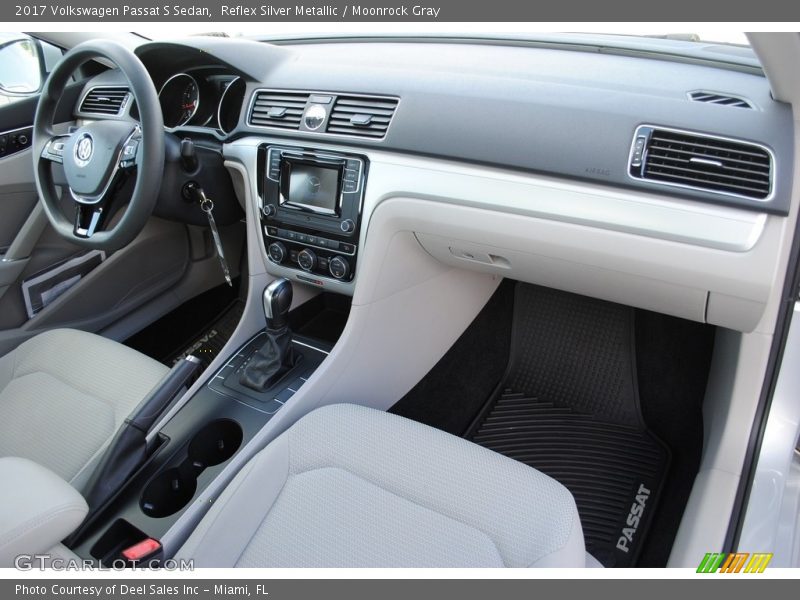 Reflex Silver Metallic / Moonrock Gray 2017 Volkswagen Passat S Sedan