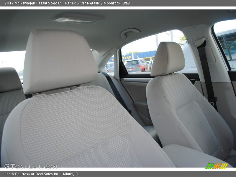 Reflex Silver Metallic / Moonrock Gray 2017 Volkswagen Passat S Sedan