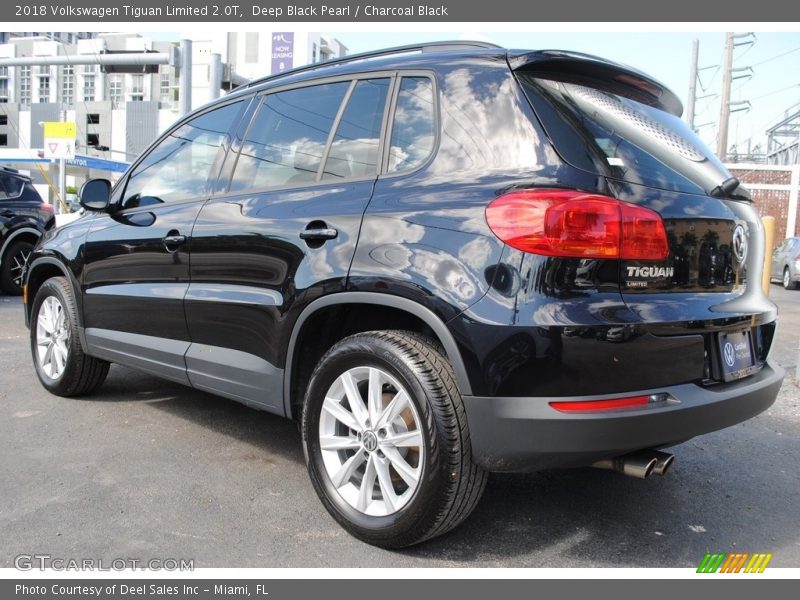 Deep Black Pearl / Charcoal Black 2018 Volkswagen Tiguan Limited 2.0T