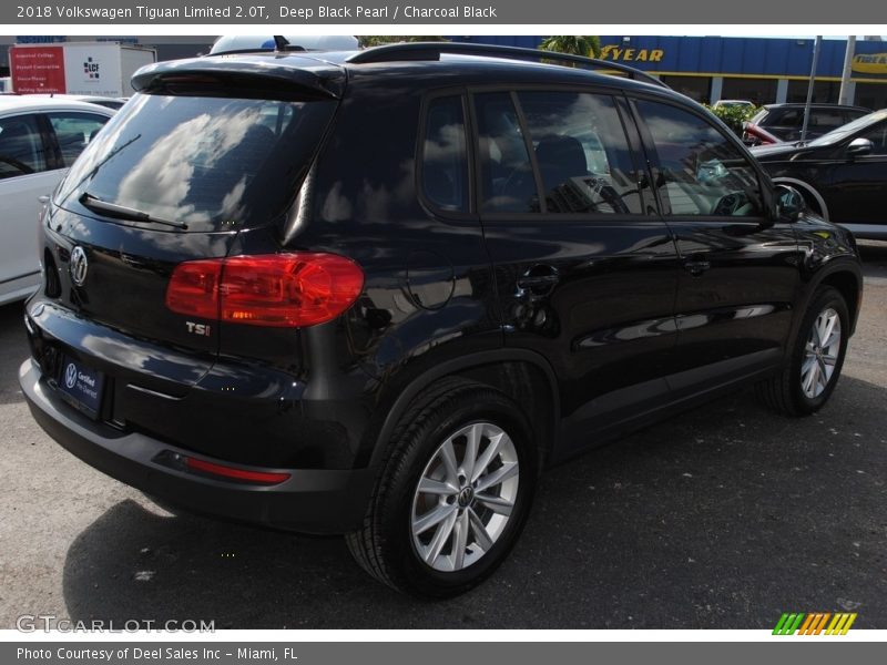 Deep Black Pearl / Charcoal Black 2018 Volkswagen Tiguan Limited 2.0T