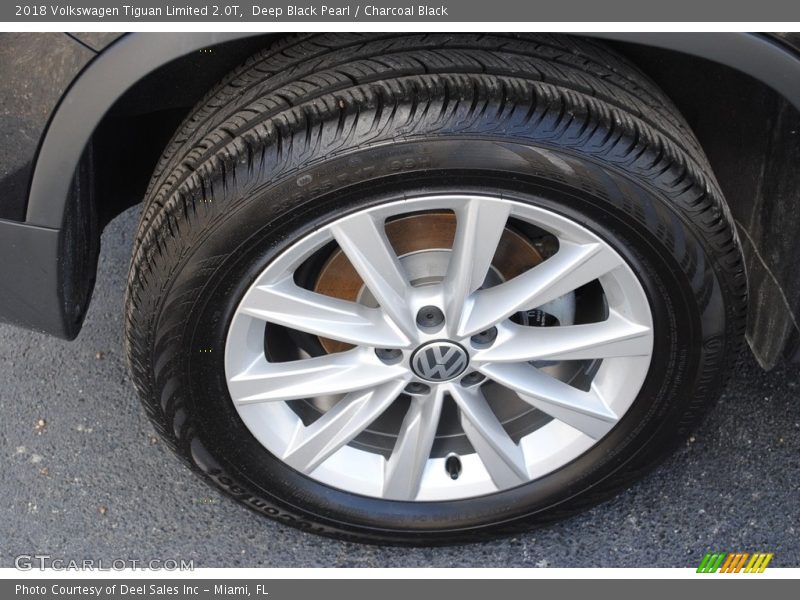 Deep Black Pearl / Charcoal Black 2018 Volkswagen Tiguan Limited 2.0T