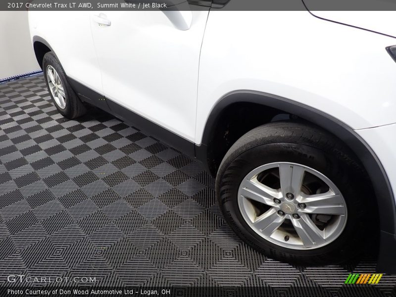 Summit White / Jet Black 2017 Chevrolet Trax LT AWD