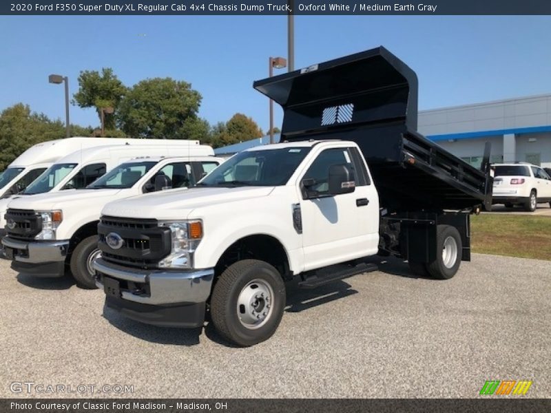 Front 3/4 View of 2020 F350 Super Duty XL Regular Cab 4x4 Chassis Dump Truck