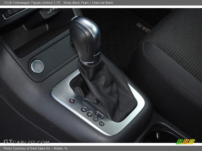Deep Black Pearl / Charcoal Black 2018 Volkswagen Tiguan Limited 2.0T