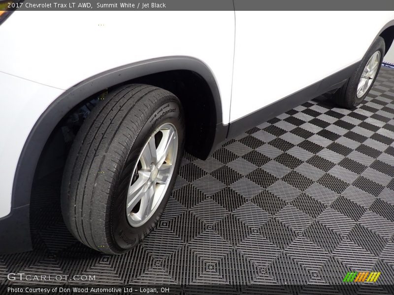 Summit White / Jet Black 2017 Chevrolet Trax LT AWD