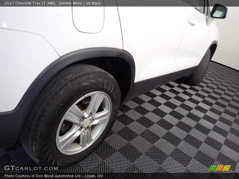 Summit White / Jet Black 2017 Chevrolet Trax LT AWD