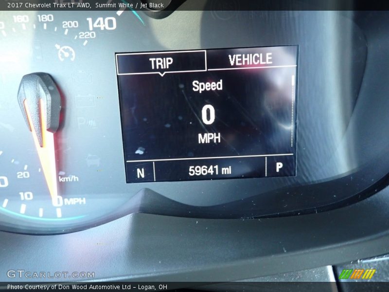 Summit White / Jet Black 2017 Chevrolet Trax LT AWD