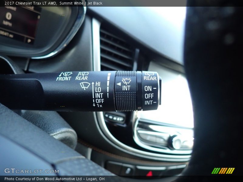 Summit White / Jet Black 2017 Chevrolet Trax LT AWD