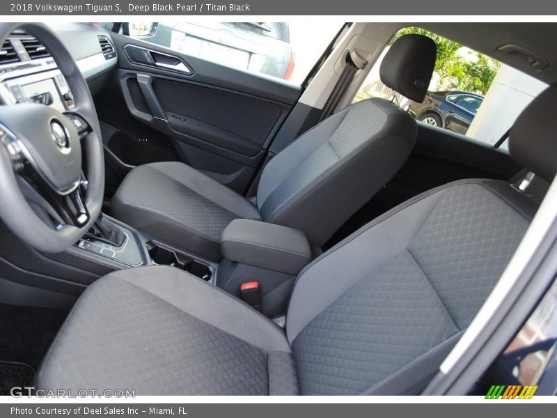 Deep Black Pearl / Titan Black 2018 Volkswagen Tiguan S