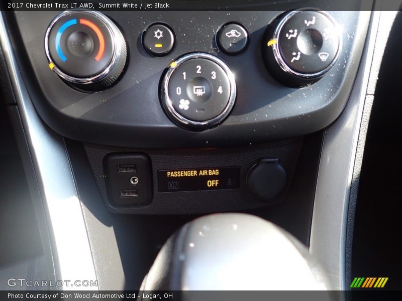 Summit White / Jet Black 2017 Chevrolet Trax LT AWD