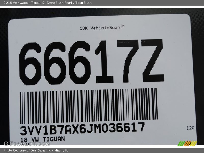 Deep Black Pearl / Titan Black 2018 Volkswagen Tiguan S