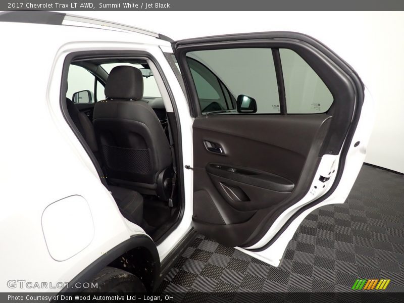 Summit White / Jet Black 2017 Chevrolet Trax LT AWD