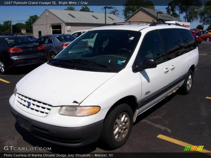 Bright White / Gray 1997 Plymouth Grand Voyager SE