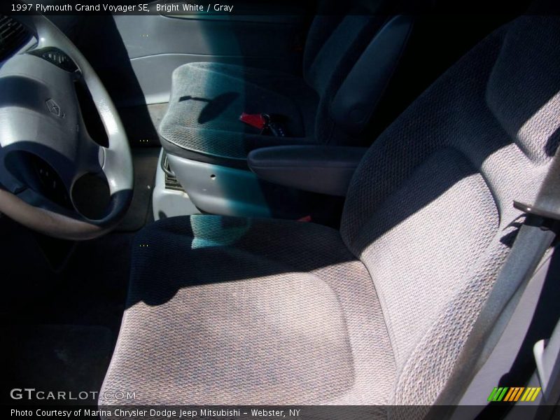 Bright White / Gray 1997 Plymouth Grand Voyager SE