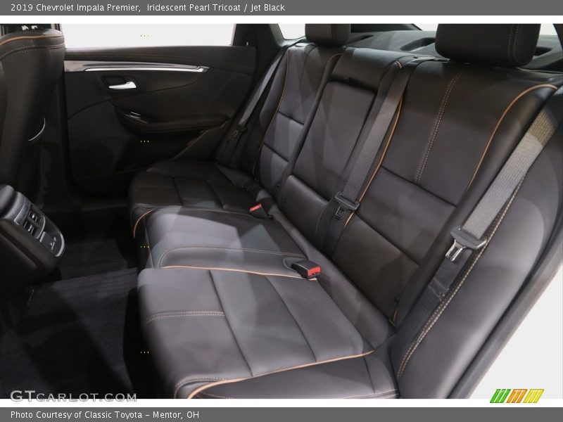 Iridescent Pearl Tricoat / Jet Black 2019 Chevrolet Impala Premier