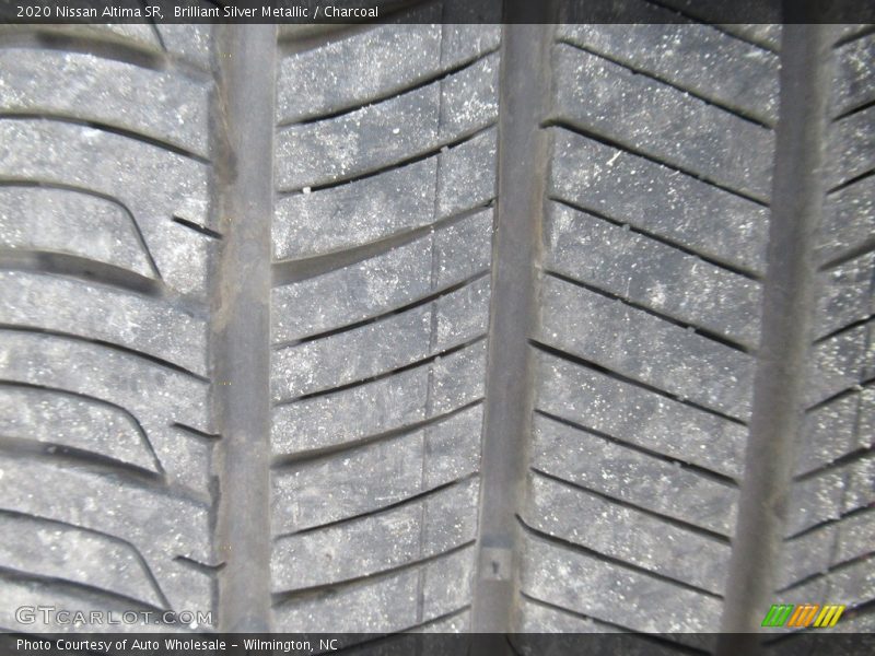 Brilliant Silver Metallic / Charcoal 2020 Nissan Altima SR