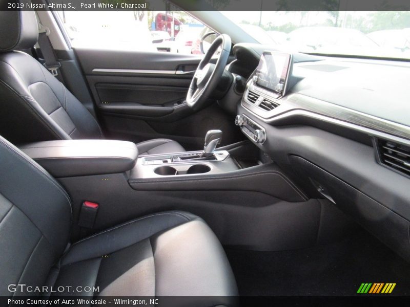 Pearl White / Charcoal 2019 Nissan Altima SL