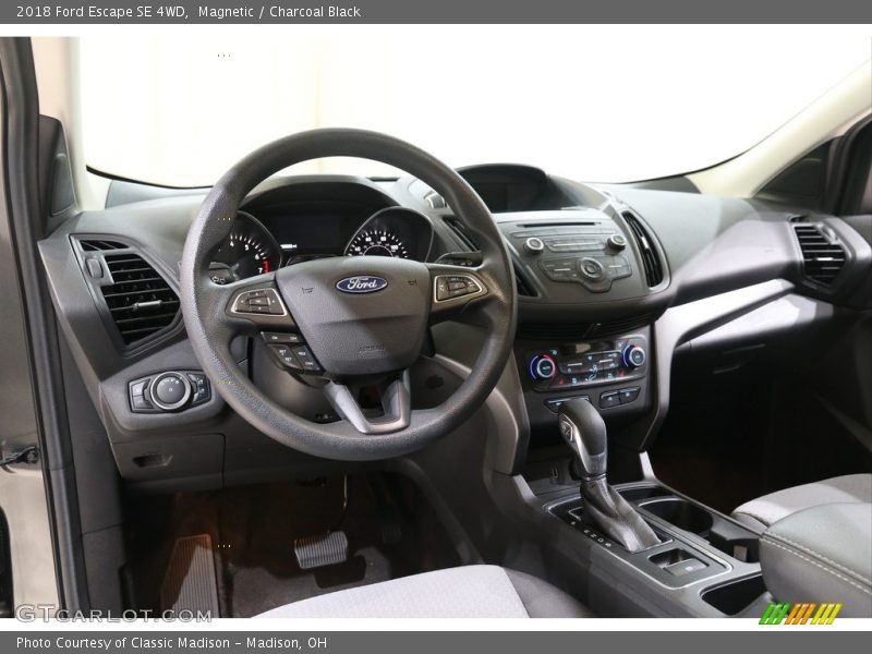 Magnetic / Charcoal Black 2018 Ford Escape SE 4WD