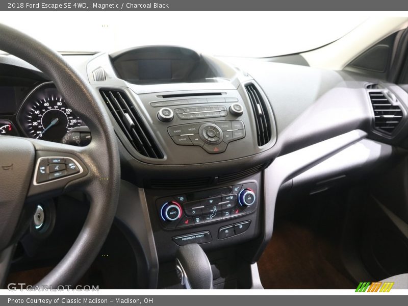Magnetic / Charcoal Black 2018 Ford Escape SE 4WD