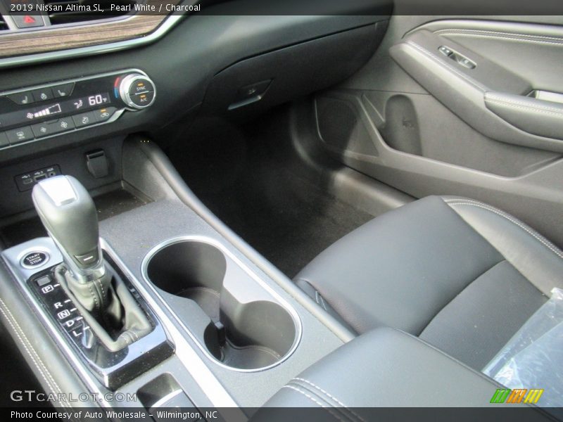 Pearl White / Charcoal 2019 Nissan Altima SL