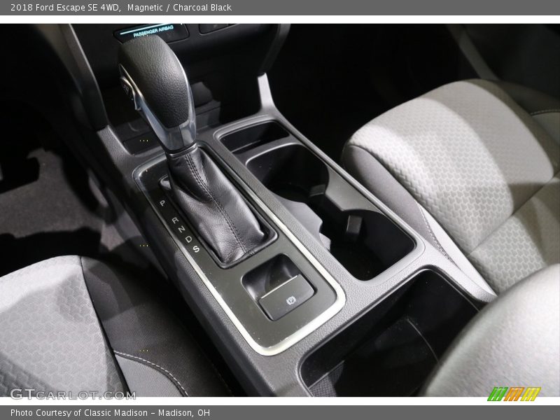 Magnetic / Charcoal Black 2018 Ford Escape SE 4WD