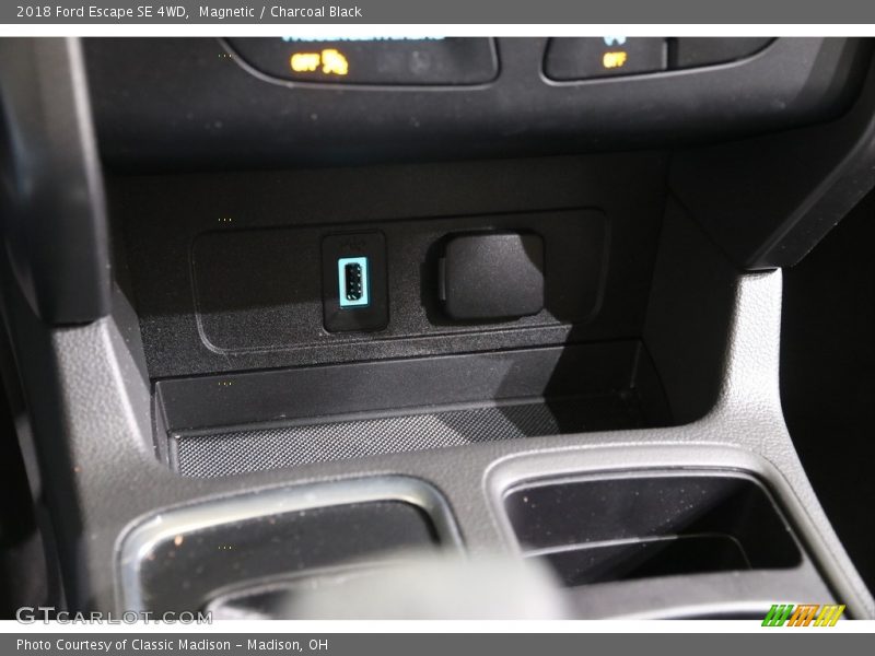 Magnetic / Charcoal Black 2018 Ford Escape SE 4WD