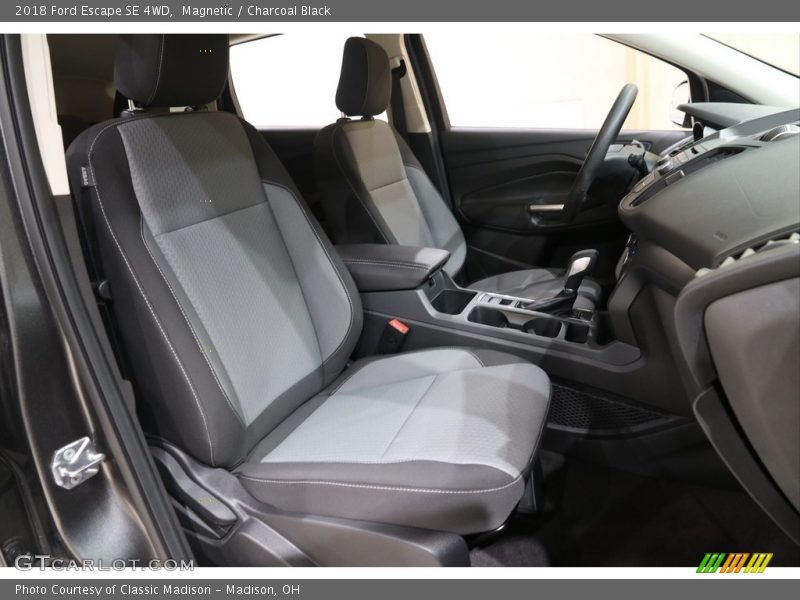 Magnetic / Charcoal Black 2018 Ford Escape SE 4WD