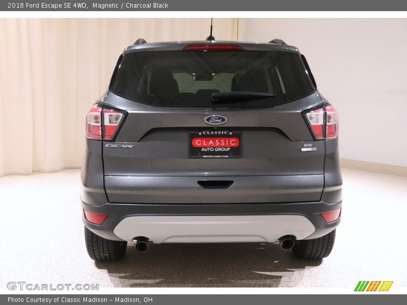 Magnetic / Charcoal Black 2018 Ford Escape SE 4WD