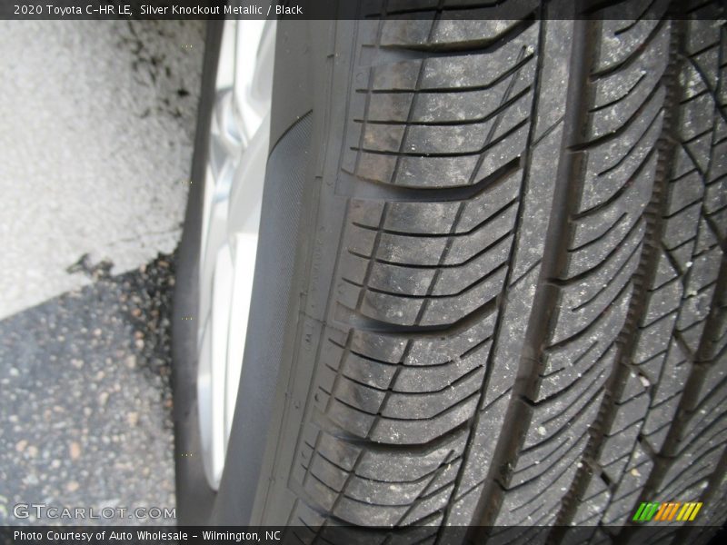 Silver Knockout Metallic / Black 2020 Toyota C-HR LE