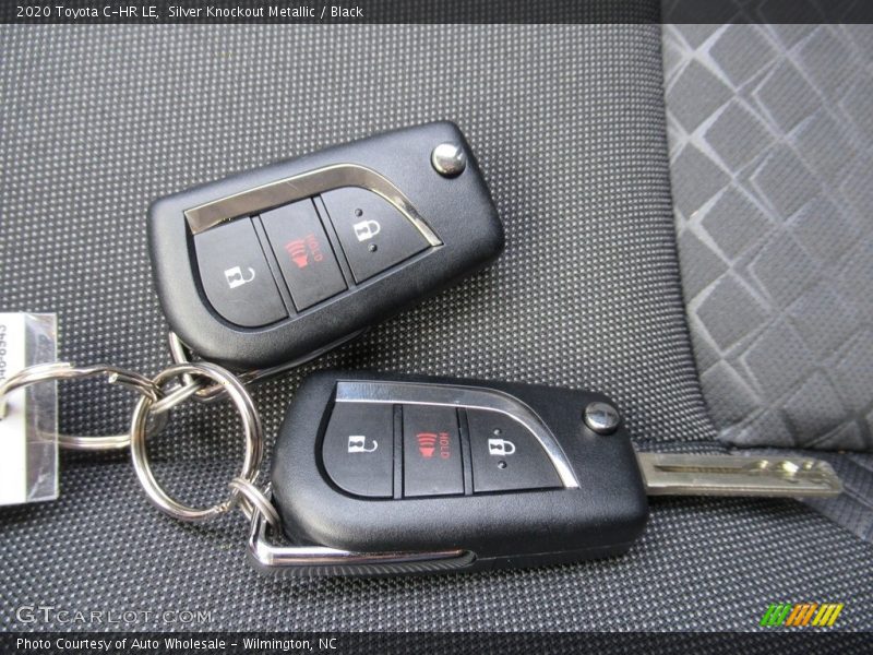 Silver Knockout Metallic / Black 2020 Toyota C-HR LE