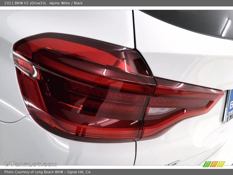 Alpine White / Black 2021 BMW X3 sDrive30i