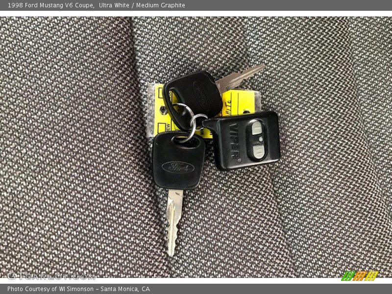 Keys of 1998 Mustang V6 Coupe