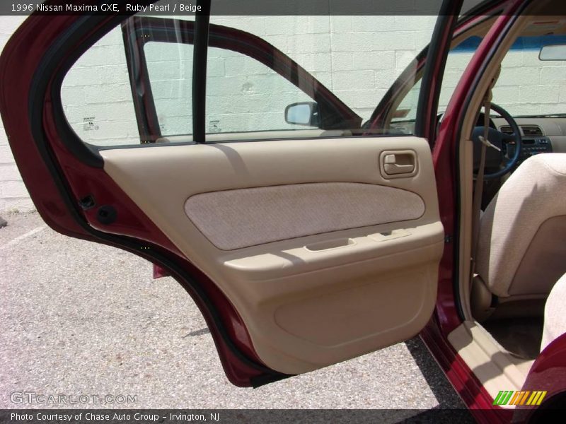 Ruby Pearl / Beige 1996 Nissan Maxima GXE
