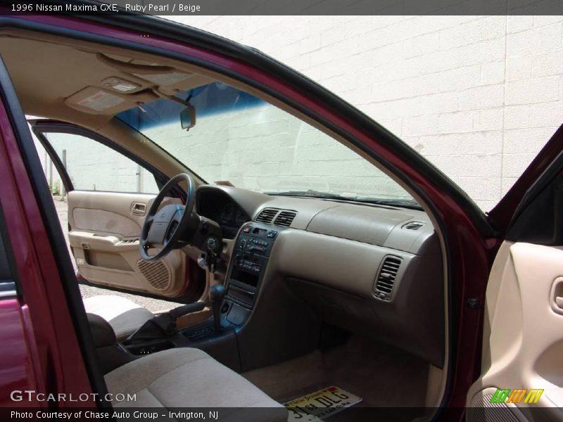 Ruby Pearl / Beige 1996 Nissan Maxima GXE