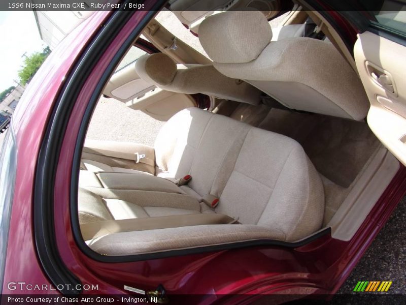 Ruby Pearl / Beige 1996 Nissan Maxima GXE
